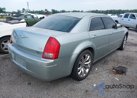 2005 Chrysler 300 Touring from USA, damaged, VIN 2C3JA53G15H592300